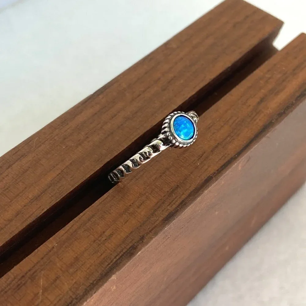 Sterling Silver 925 Dainty Round Blue Lab Created Opal Chain Band Ring Sz 7.25